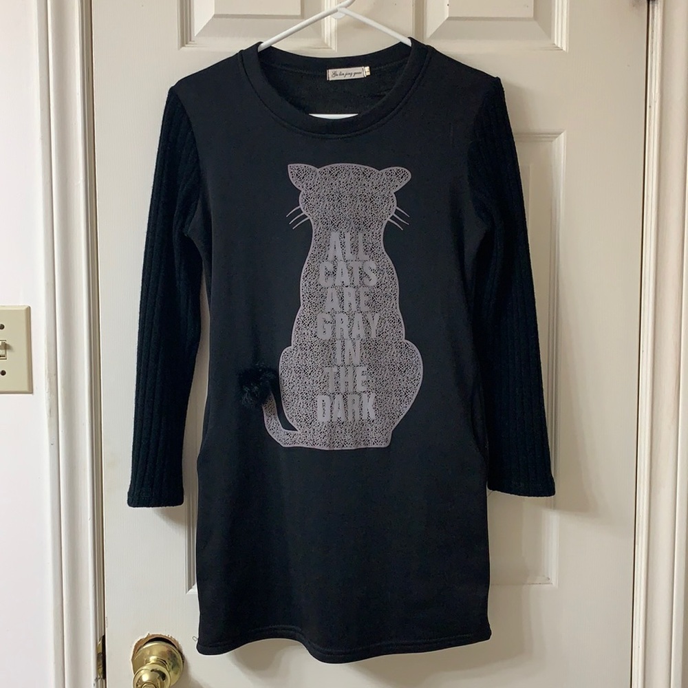 🌷3 for $25🌷Gu Lin Jing Quai, US XS, Black & Grey Cat Sweatshirt Dress/Tunic